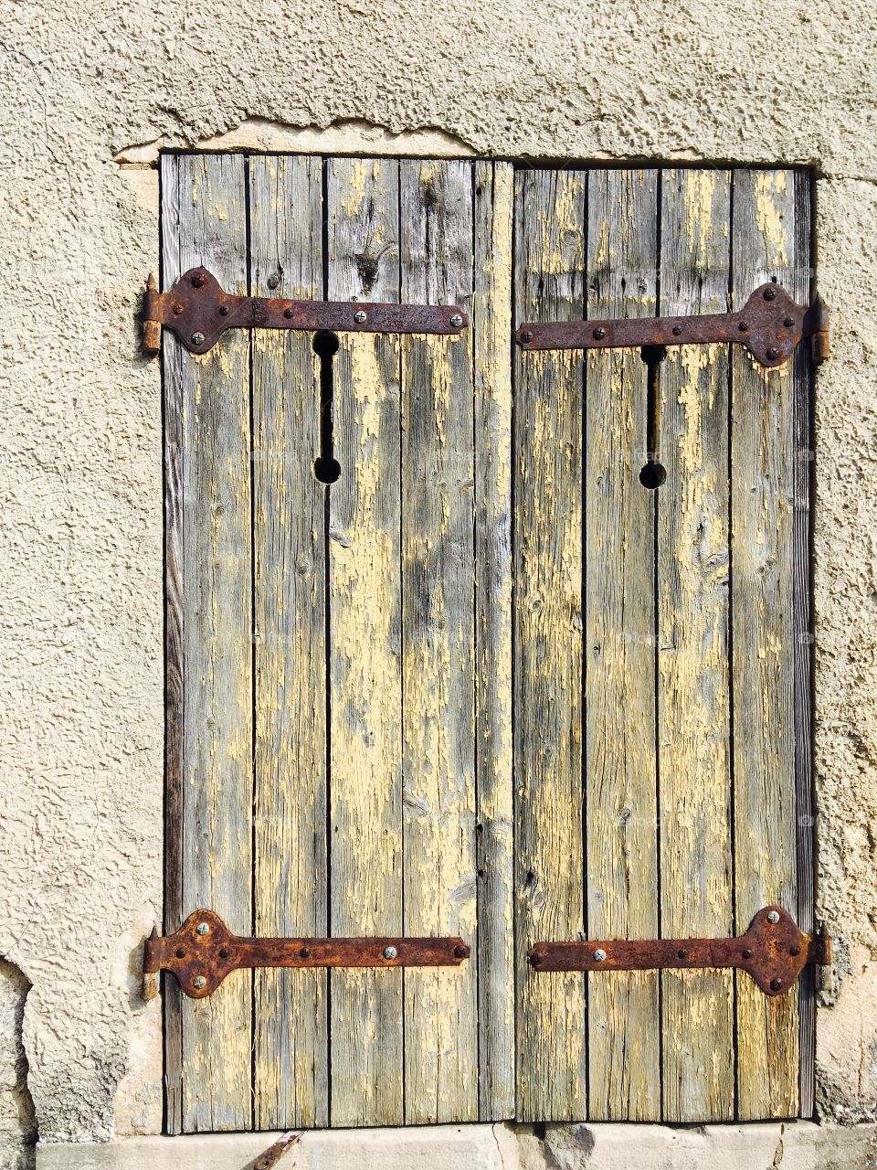 Door discovery on country walk in France 