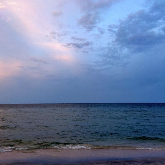 Two tone sky