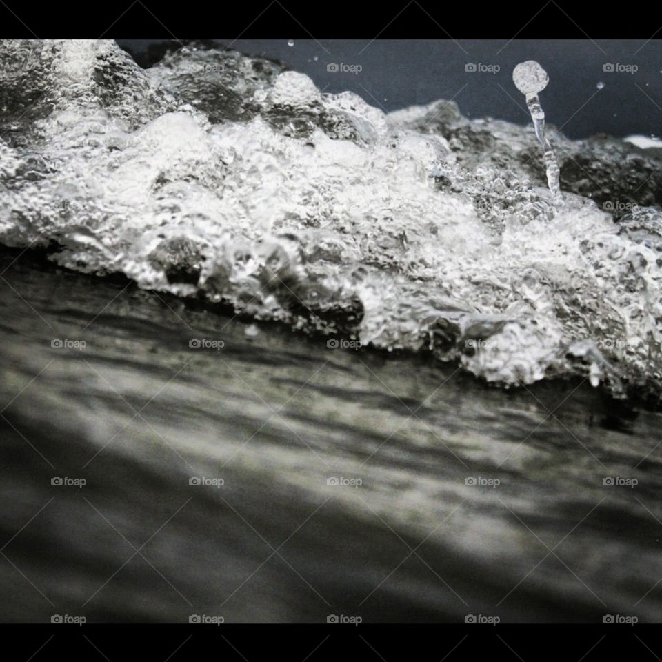 ocean water wave drop by TaylorSpeg