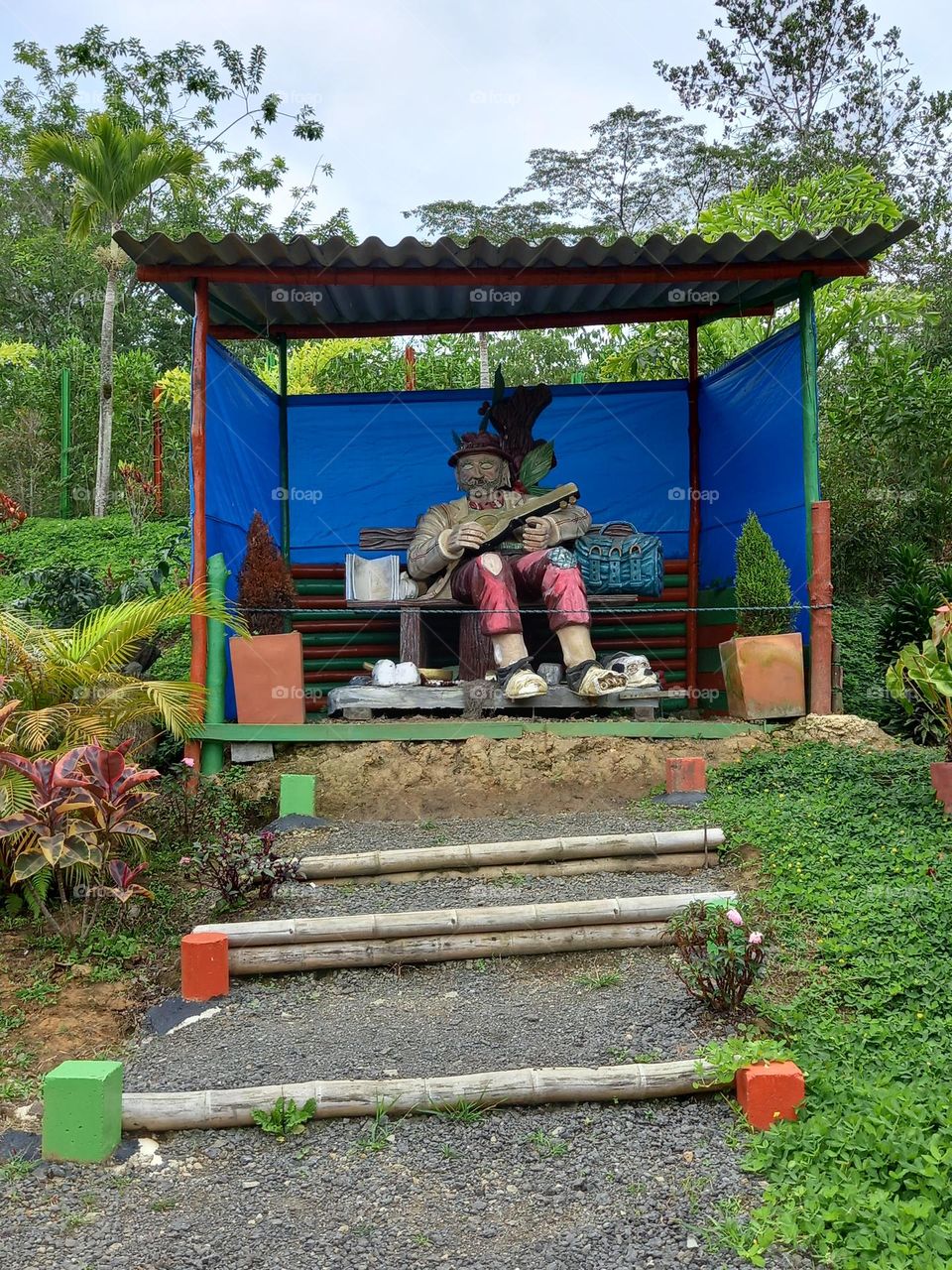 monument man playing guitar
