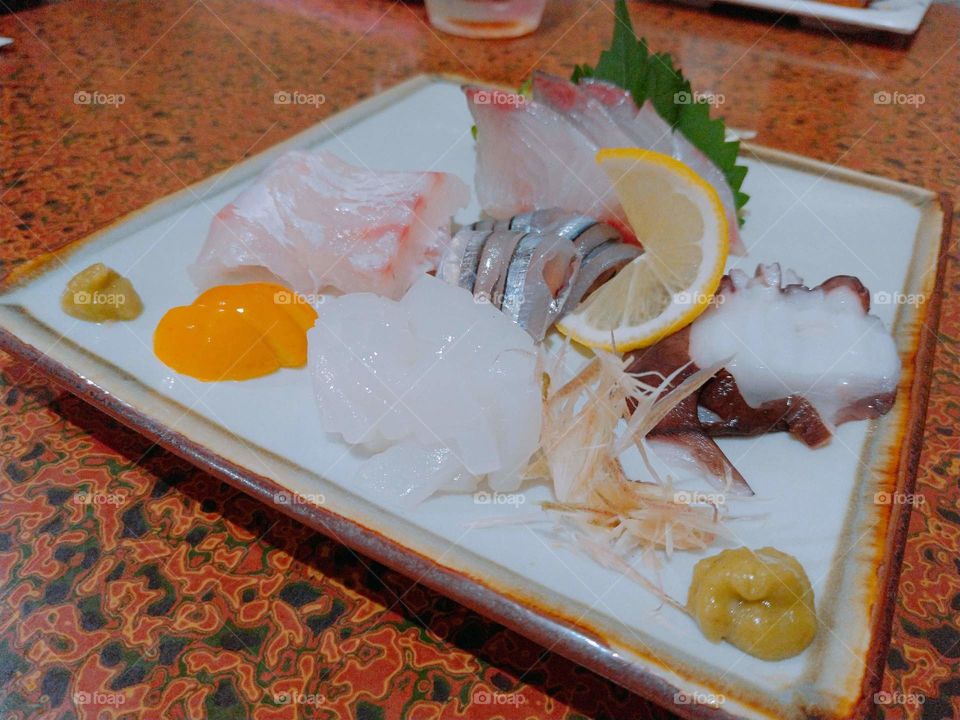 Assorted sashimi