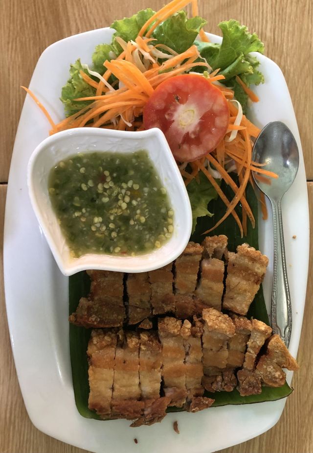 Crispy pork belly with spicy dipping