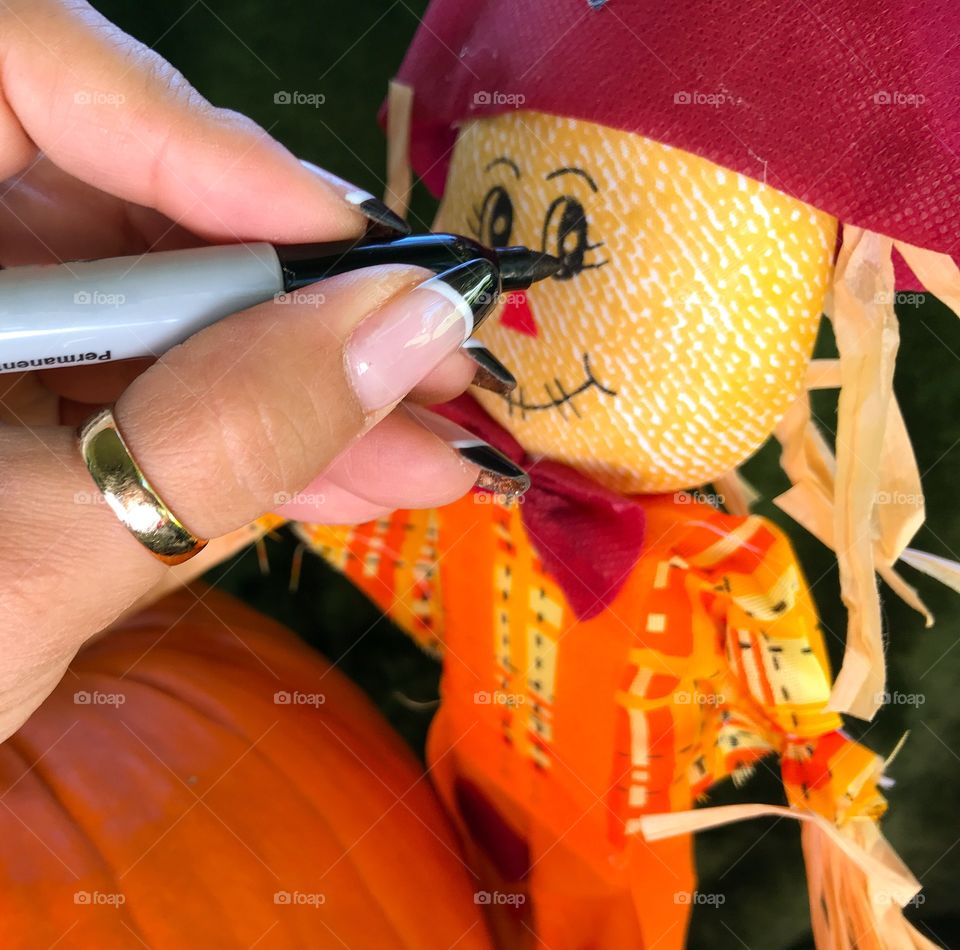 Happy scarecrow craft