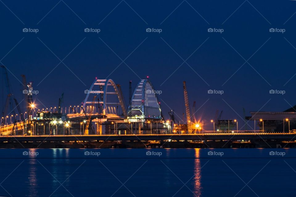 Construction of the Crimean bridge at night