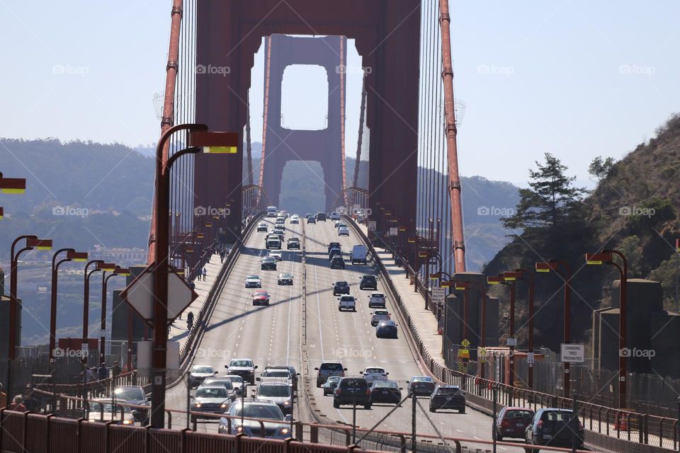 Traffic on the bridge 