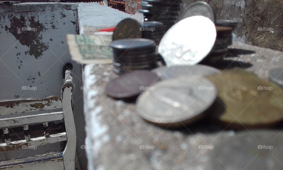 Hobbes moedas e cédulas