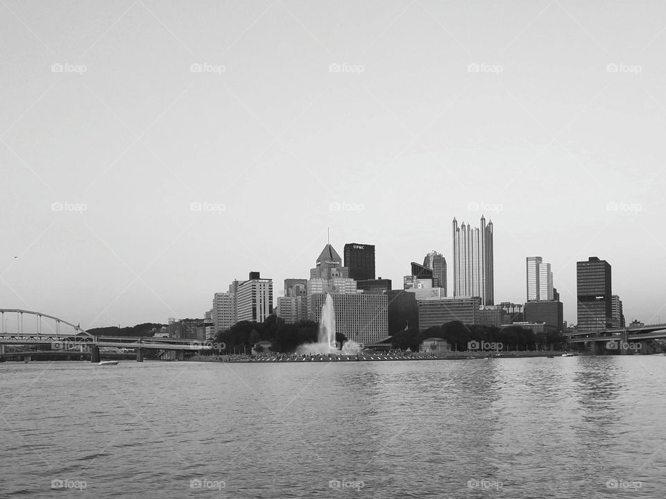 Black and white picture of Pittsburgh, Pennsylvania