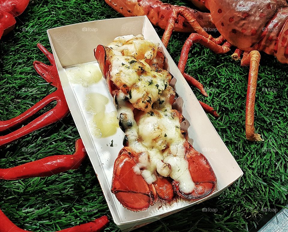 torched lobster in night market seoul city