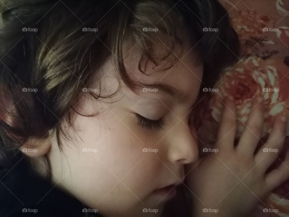 طفل نائم  sleeping baby