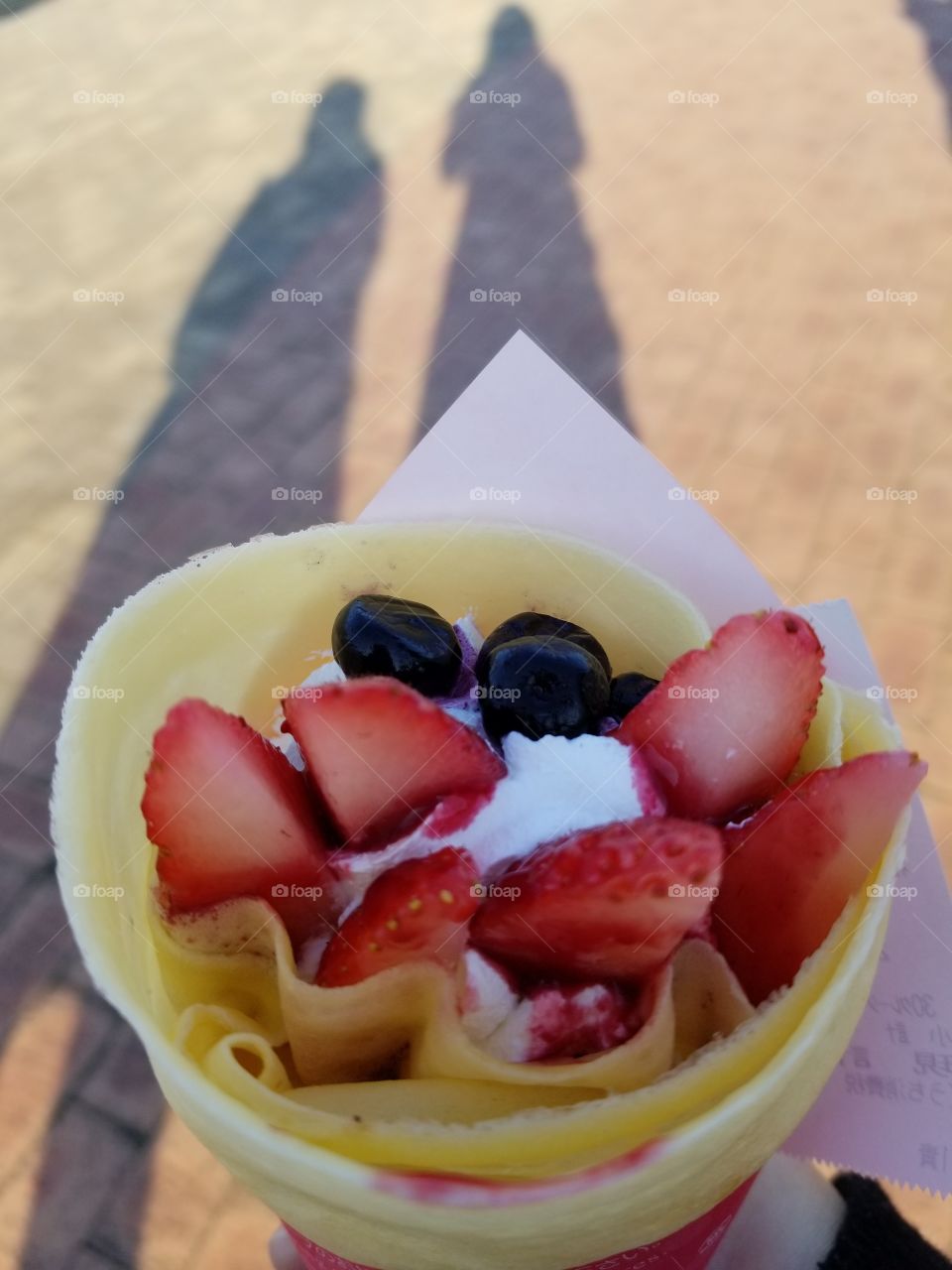 mixed berry crepe
