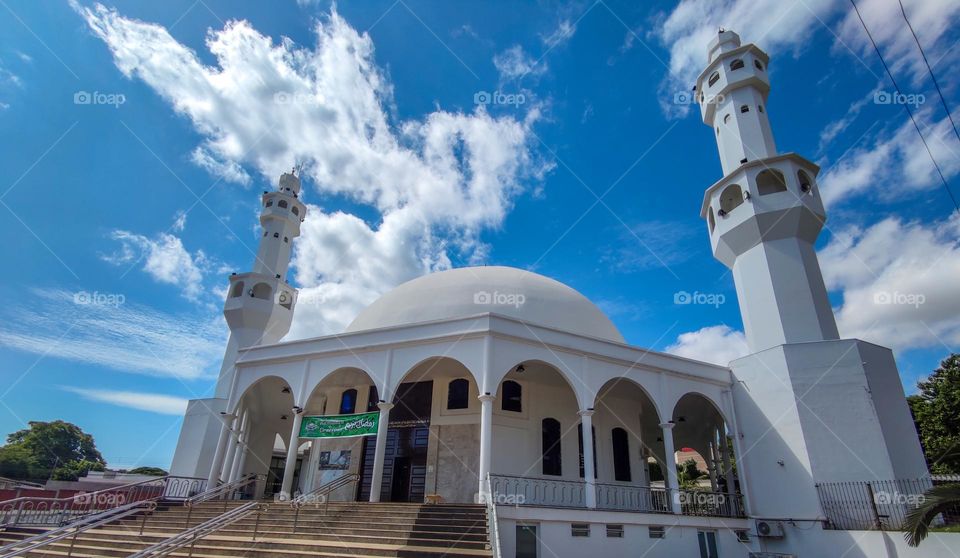 Muslim Mosque Omar Ibn Al-Khattab, in Foz do Iguaçu. Much visited by tourists is on the border between Brazil and Argentina.