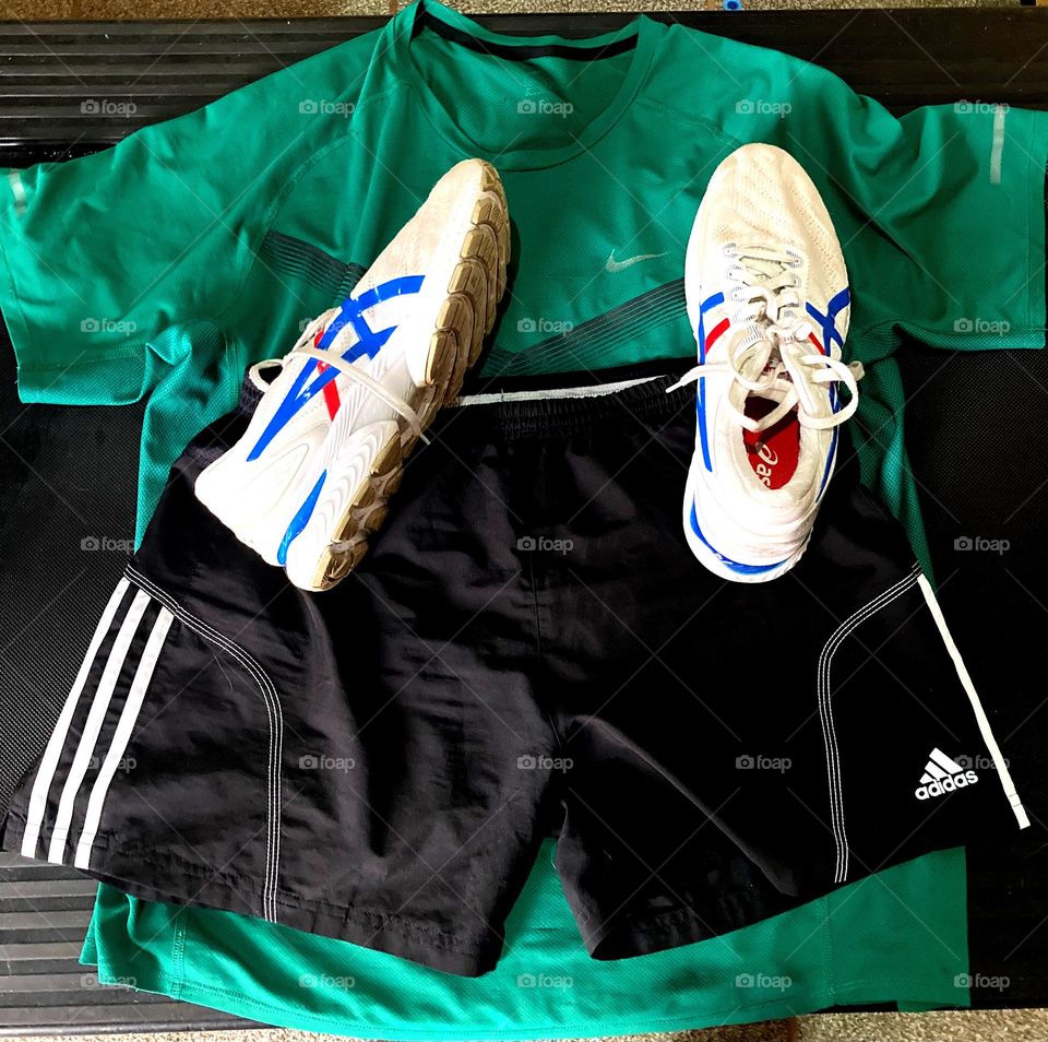 🏃‍♂️ 🇺🇸 Good Morning!  Everything ready to sweat the shirt. Let's go for a good morning jog?  Running is good for your health! / 🇧🇷 Bom dia! Tudo pronto para suar a camisa. Vamos para um bom cooper matinal? Correr faz bem para a saúde! 
