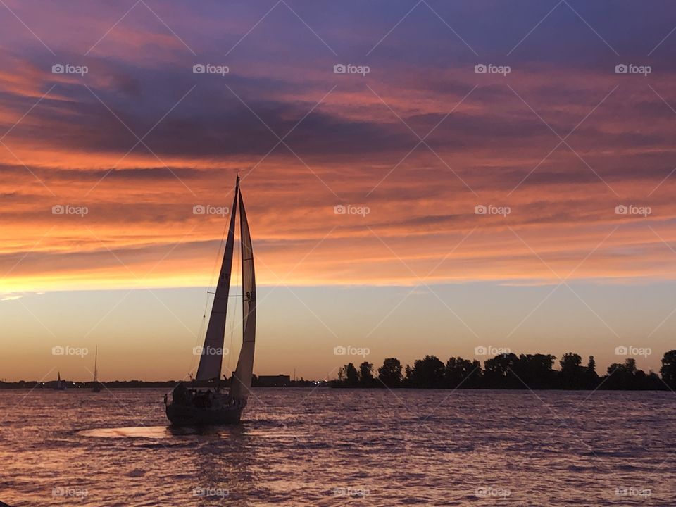 Sunset sailboat 
