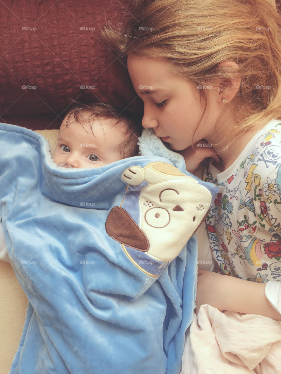 Sisters in the bed