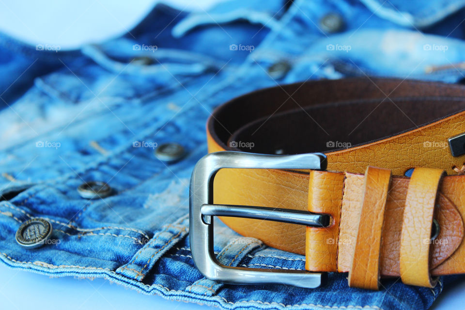 Jeans with leather belt