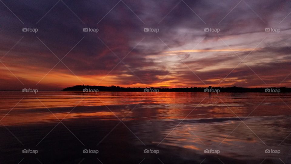 Spectacular sunset at Folsom lake