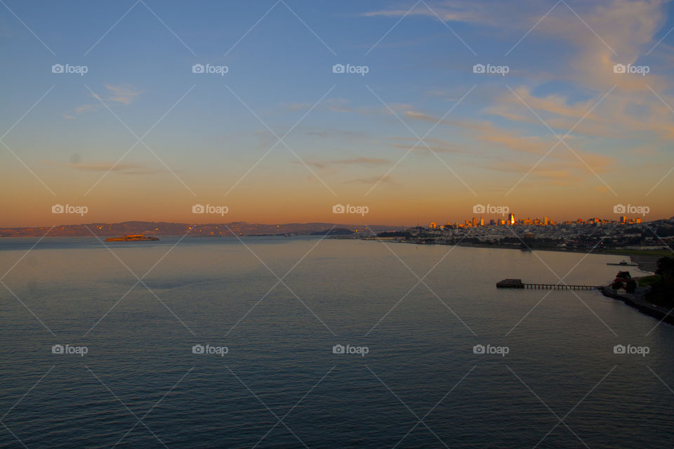 SUNSET VIEW OF SAN FRANCISCO FRO THE GOLDEN GATE BRIDGE CALIFORNIA USA