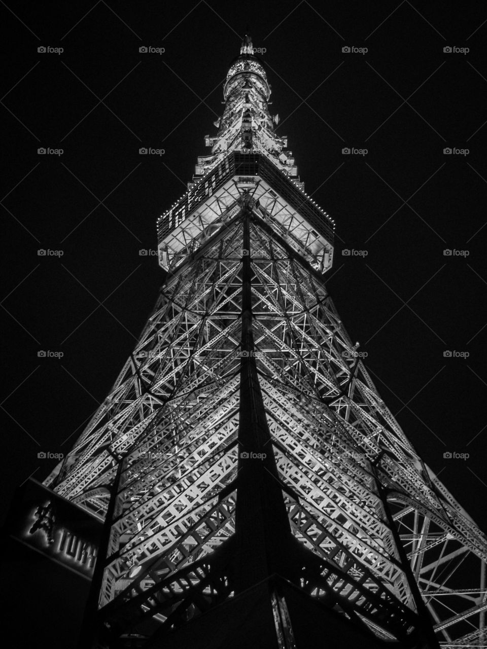 Tokyo tower is the one of famous architecture of Modern world