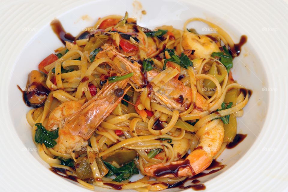 spaghetti and shrimp with soy sauce