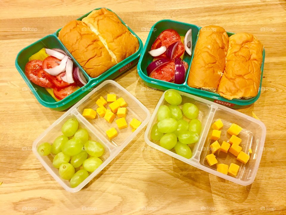 Sandwiches grapes lunch bento