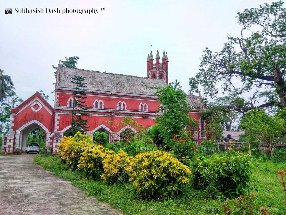 ==== The Church of Epiphany ====
OLDEST CHURCH OF ODISHA
Although there are several churches in Cuttack, the oldest among them all is the Church of Epiphany on the Cantonment Road built in the year 1865. This iconic brick structure