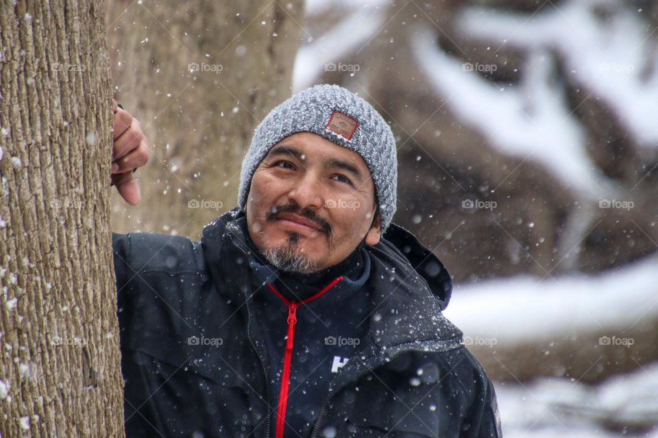 Middle-aged man in a winter park