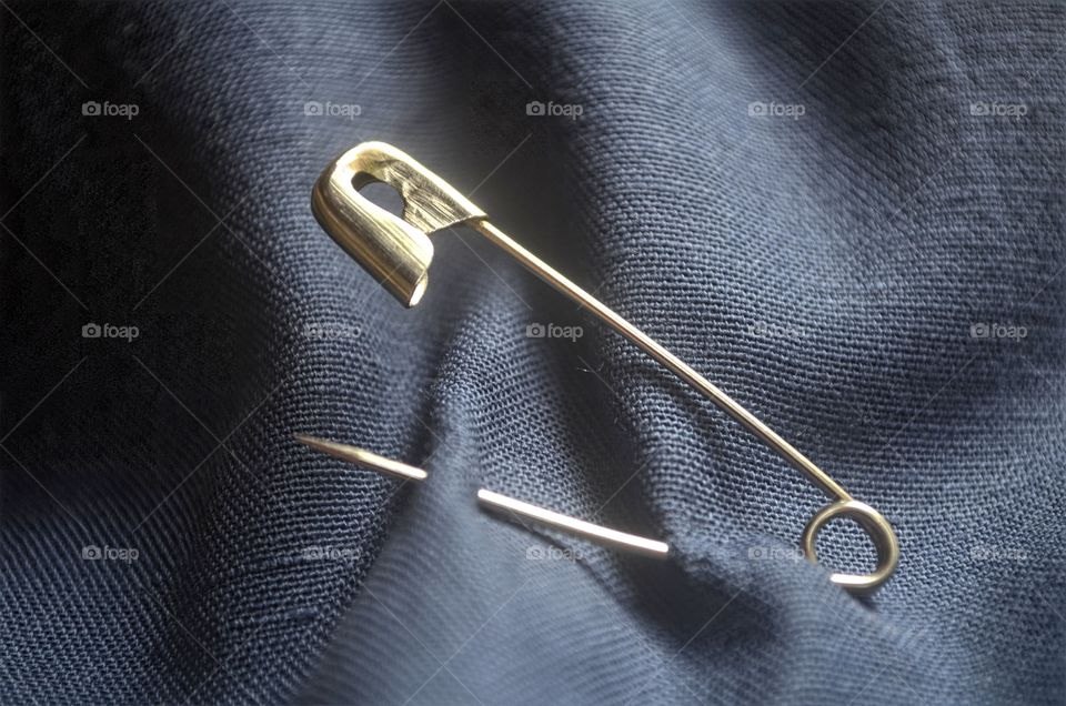 metal: safety pin