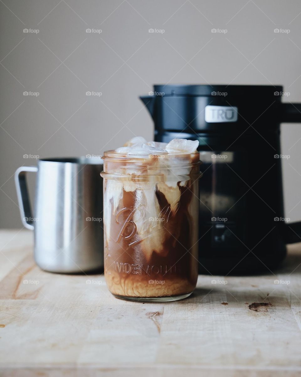 Cold brew coffee maker