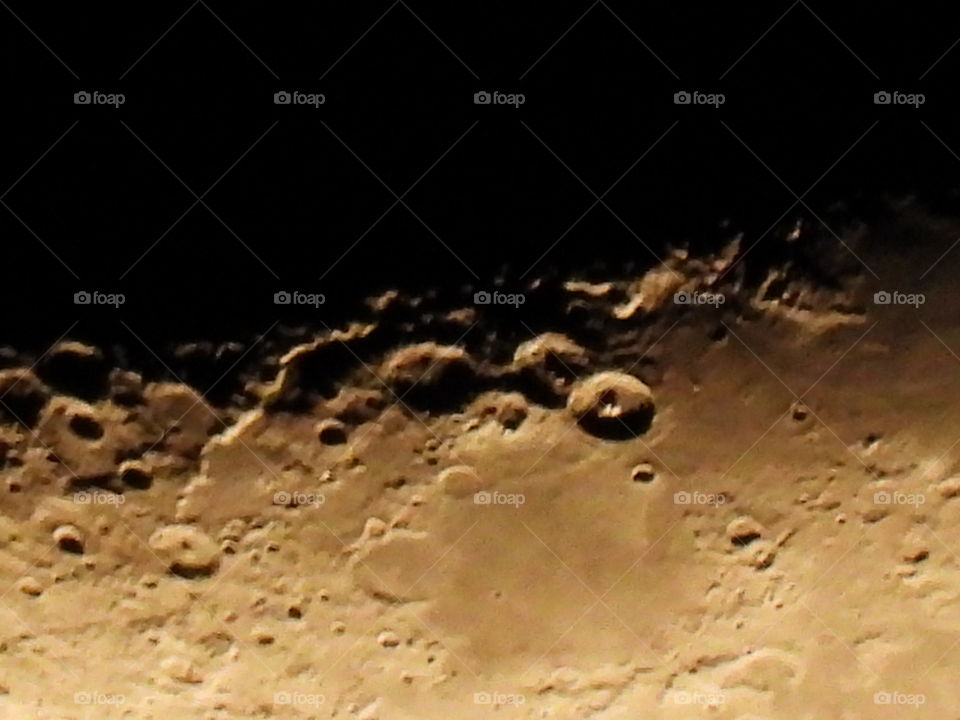 Zoom Moon Waxing Crescent 