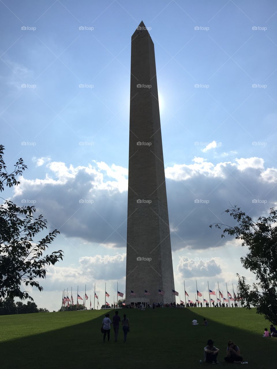 Washington monument in the sun