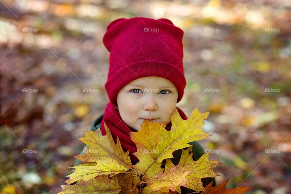 my daughter with an autumn bouquet