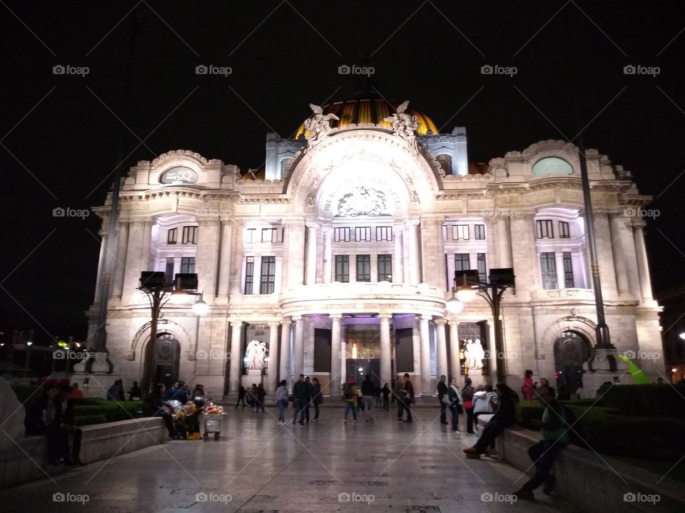 paisaje nocturno de la ciudad.