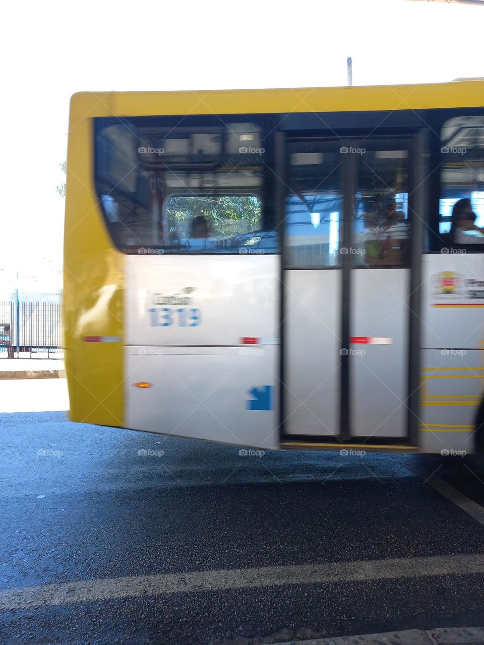 A  janela do dia a dia.  A janela da vida é um grande desafio nos  dias atuais ou seja  é, acreditar, que as adversidades irão passar, e , ver a vida com o coração;  fazer das coisas simples motivos para sorrir.