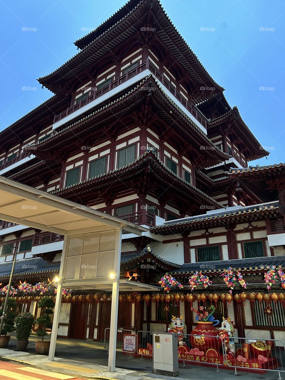 Buddha Tooth Relic Temple in Singapore 