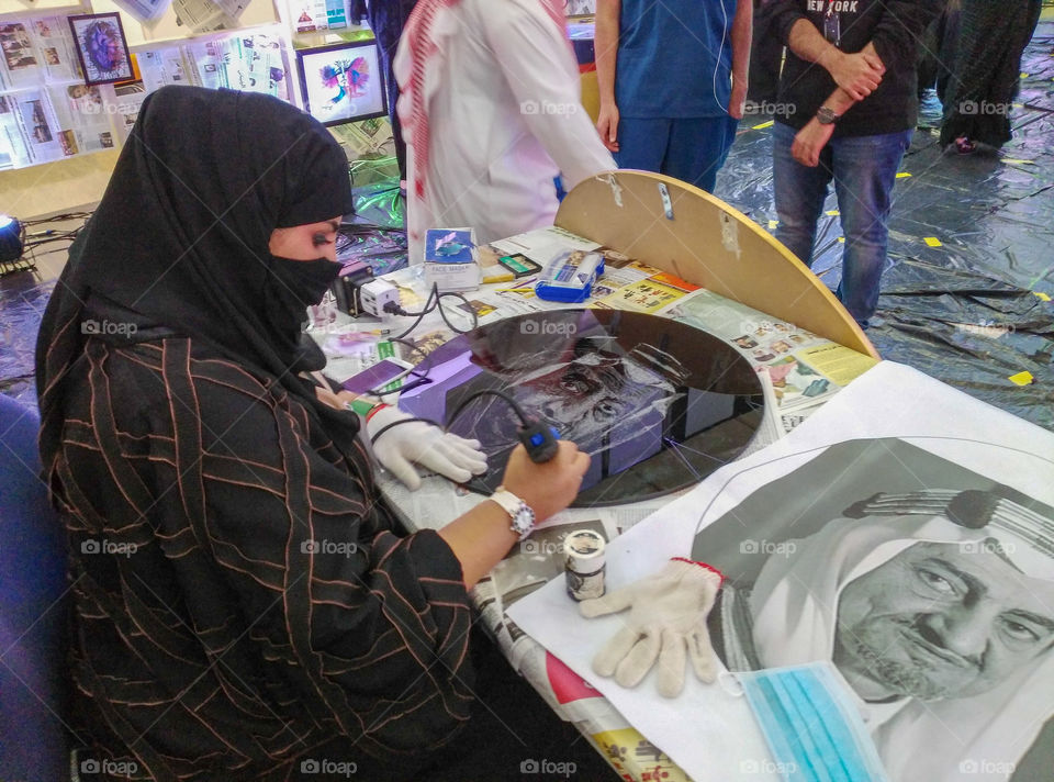 A Saudi engraving artist