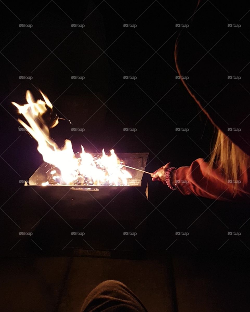 marshmellow open fire roasting