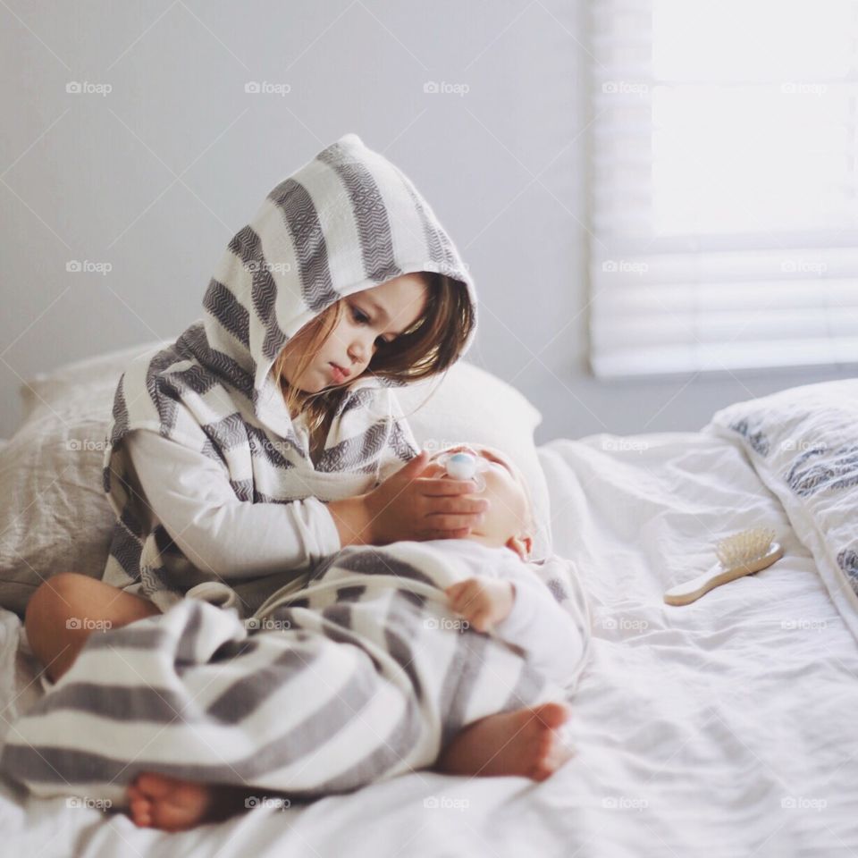 Bed, Family, Bedroom, People, One