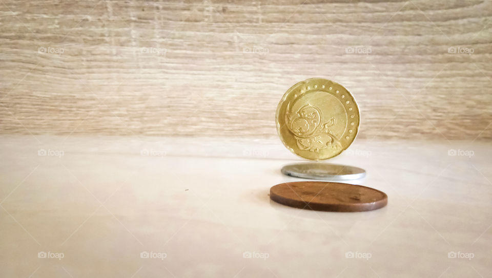 ceiling money collection