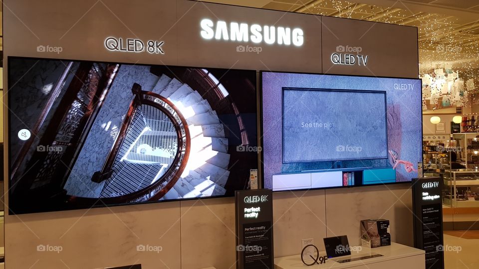Samsung QLED 75" 8K and 4K televisions