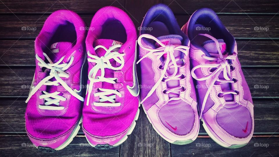 purple Nike tennis shoes