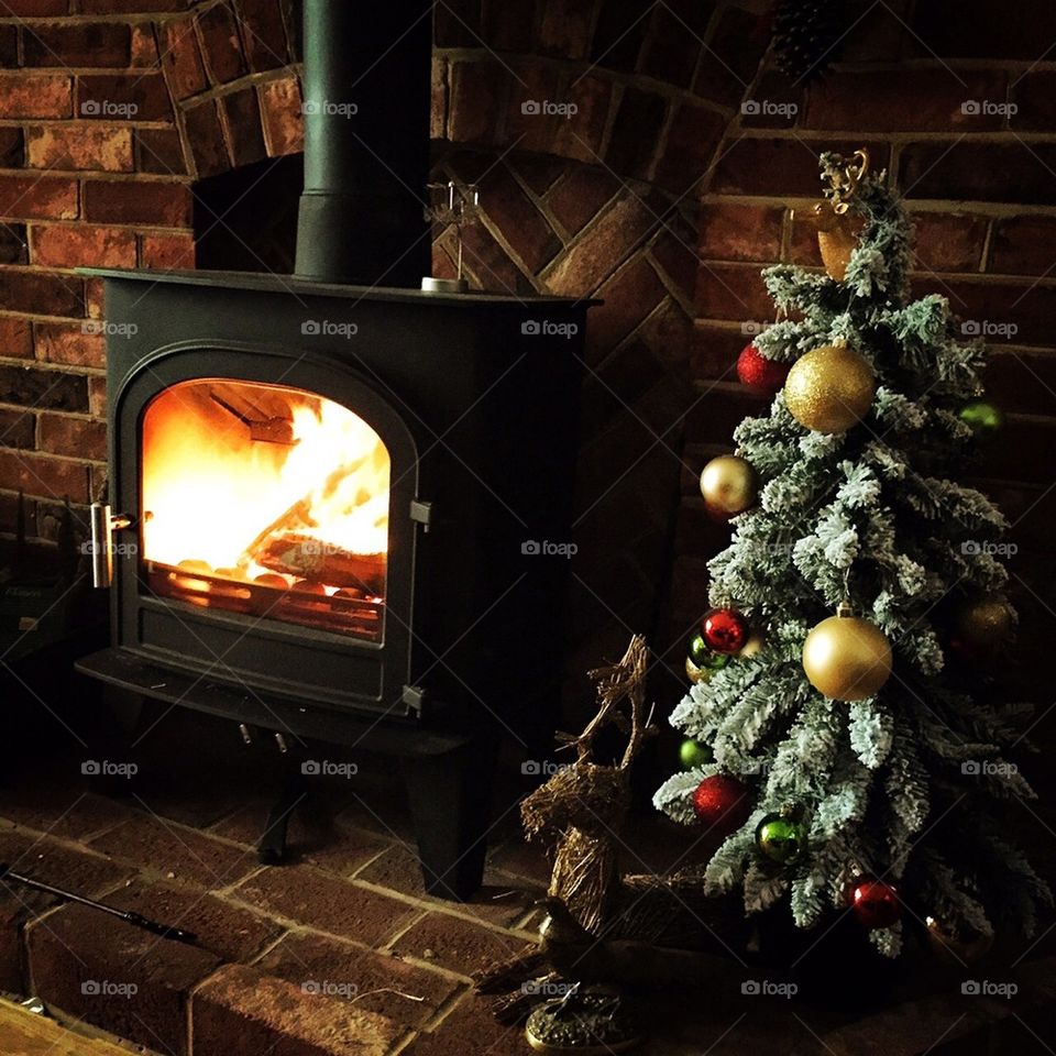 Christmas tree with Log Fire