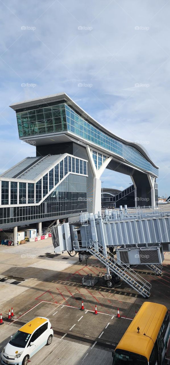 Hong Kong International Airport: Sky Bridge