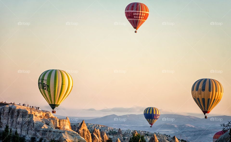 flying hot air balloons