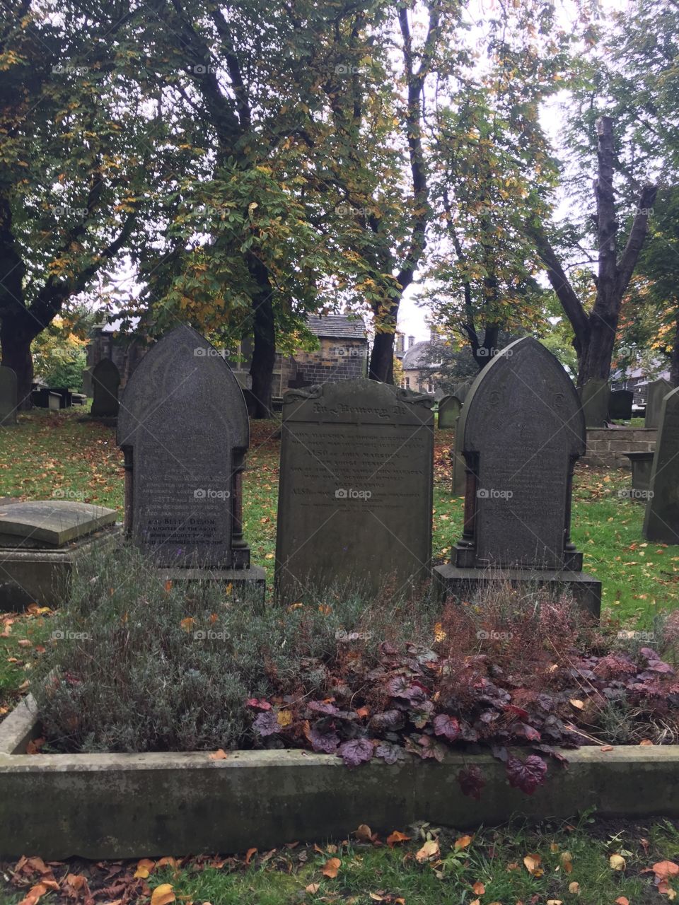 Three graves together 