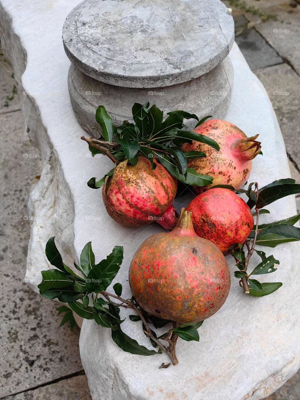 Fruits pomegranates 