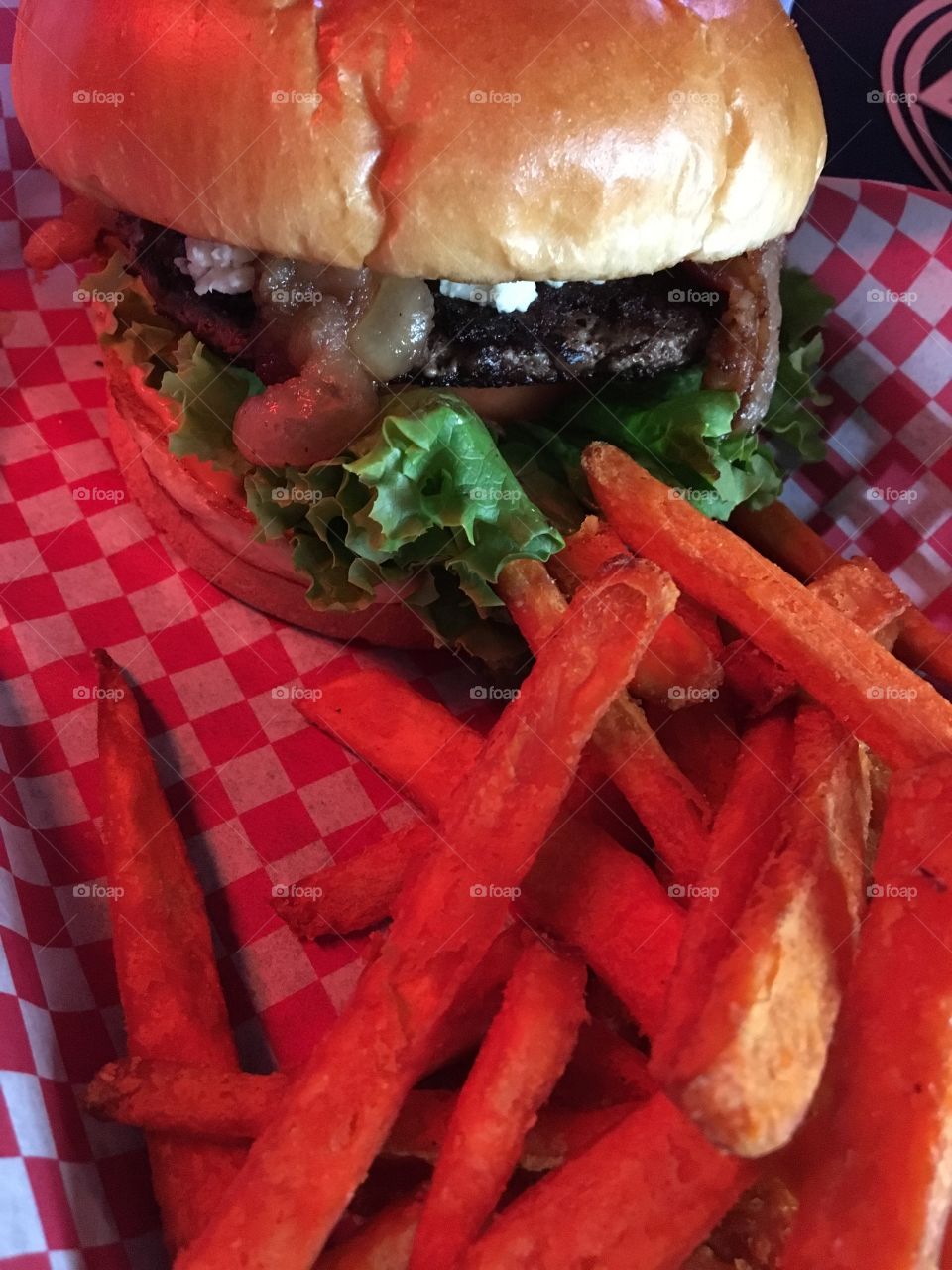 Cheeseburger and Sweet Potato Fries