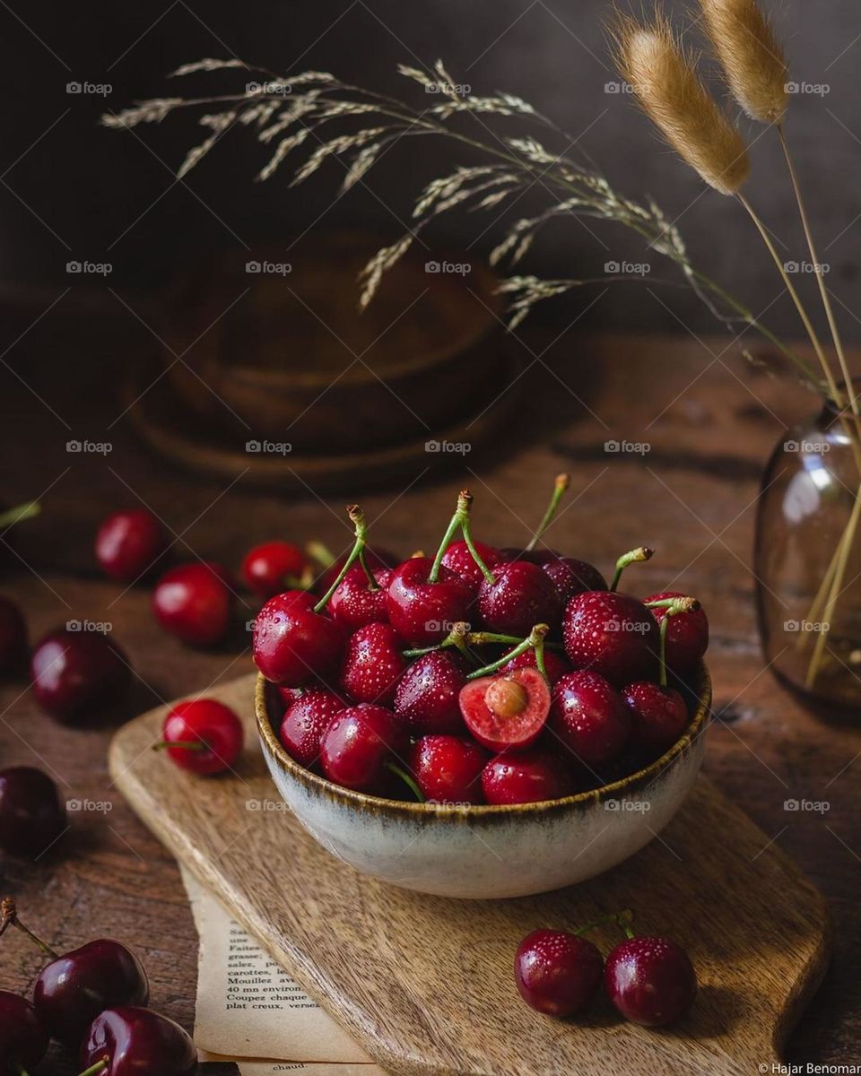 nice red round, delicious fruits, nice color