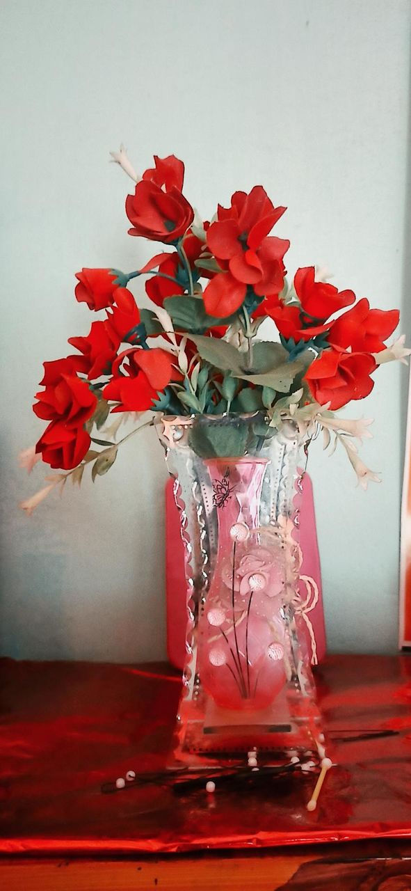 The flower vase