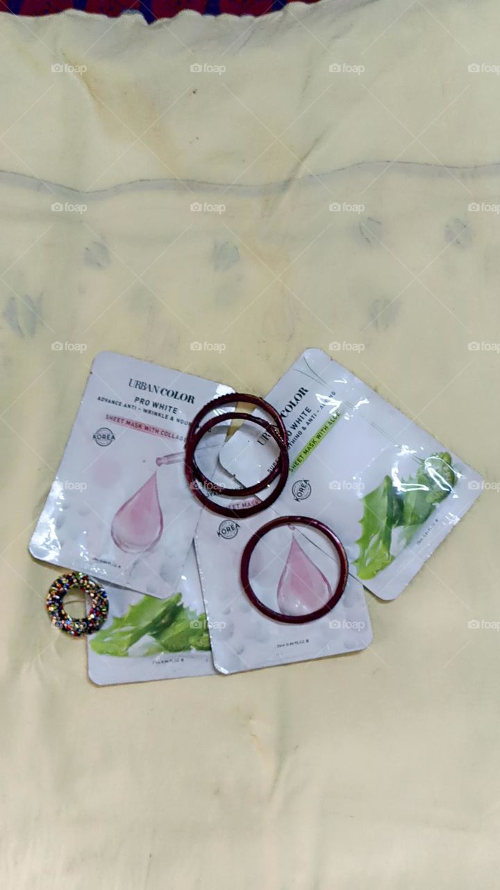 face mask for all ages groups. extract of alovera 🪴🪴🪴 and rose 🌹🌹🌹🌹bold combination. good for skin of all age.