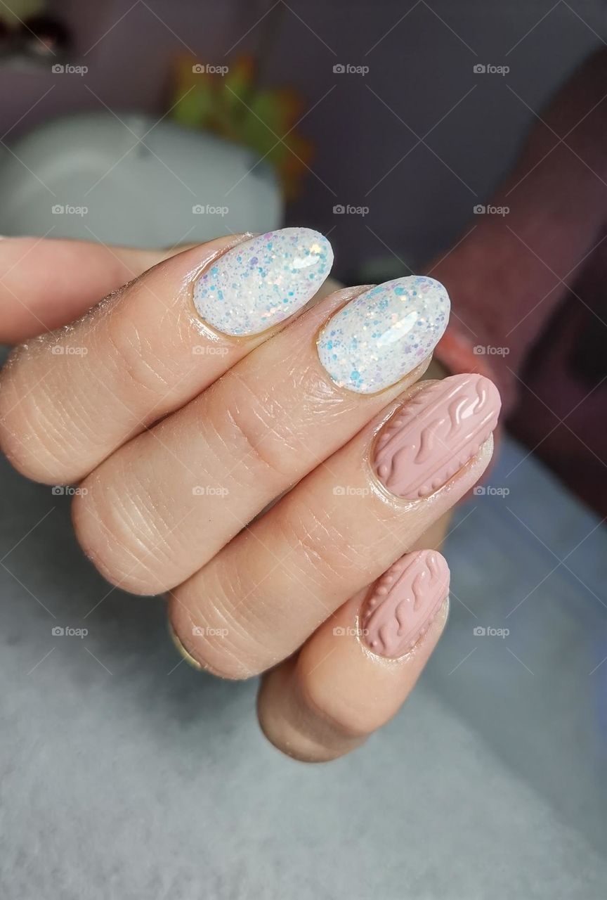 Show us your manicure